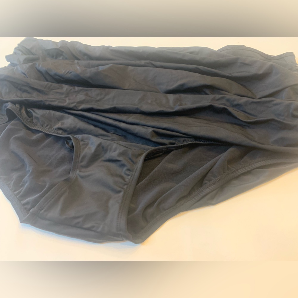 NWT black swim by Avenue rouched tummy control 28W women’s bottoms (bin S) - Picture 7 of 7
